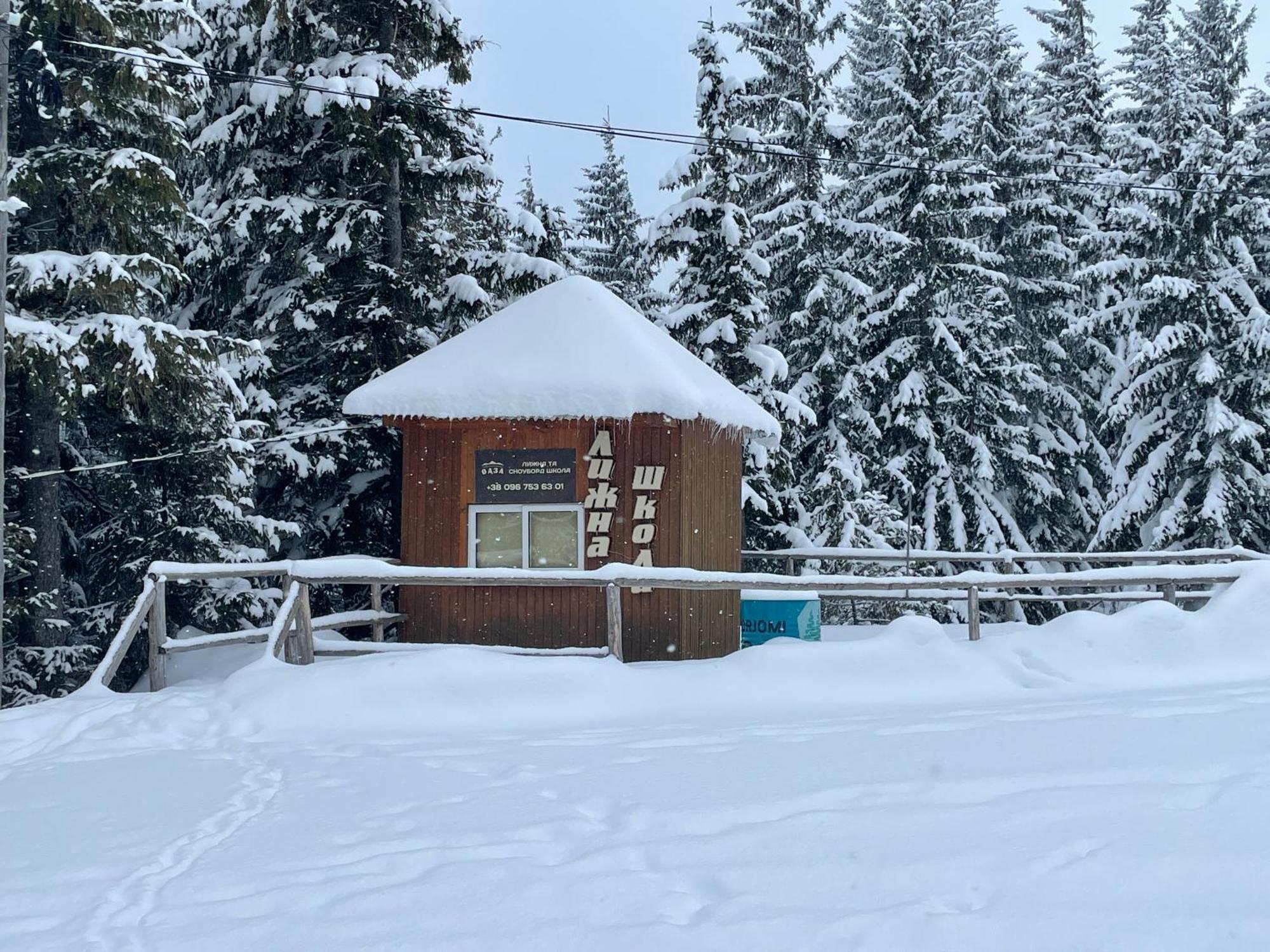 Оаза Hotell Dragobrat Exteriör bild