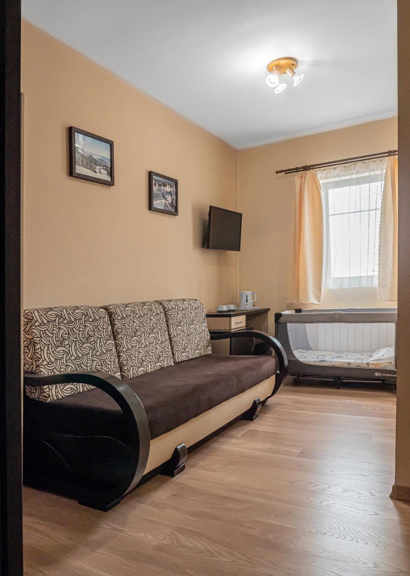 Оаза Hotell Dragobrat Exteriör bild