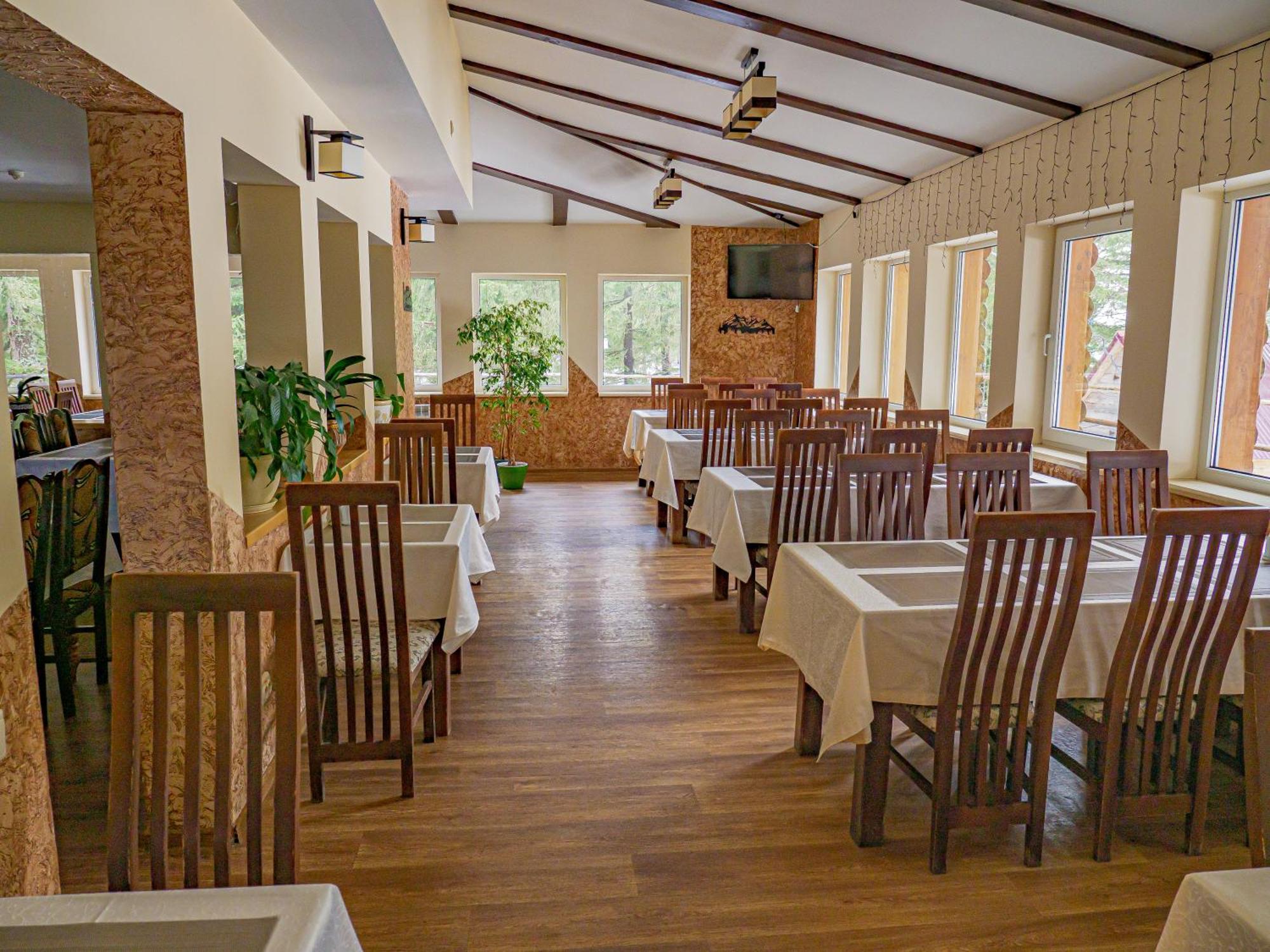 Оаза Hotell Dragobrat Exteriör bild